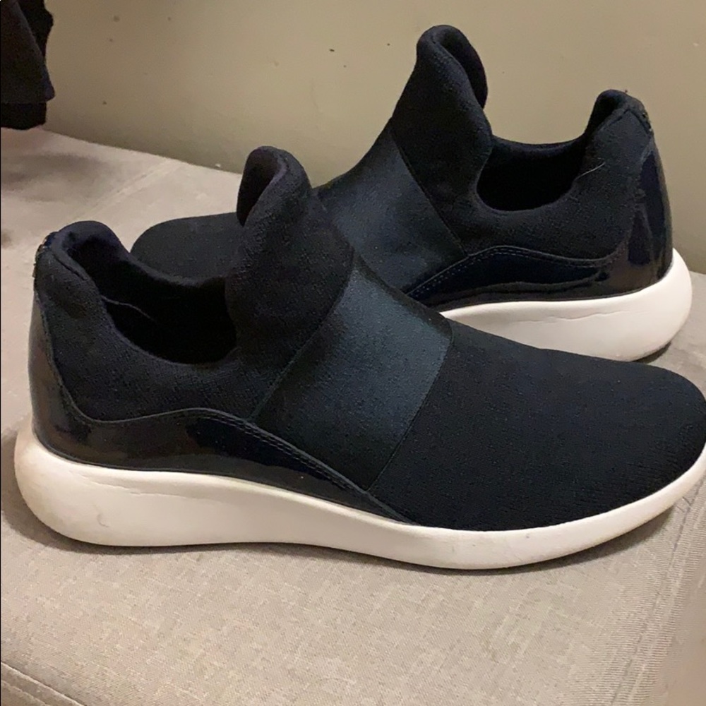 NWOT Donna Karan NY SNEAKERS